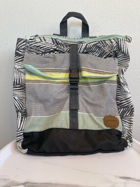 Dakine Backpack Tote Convertible 20L Beach Swim Skateboard Surf